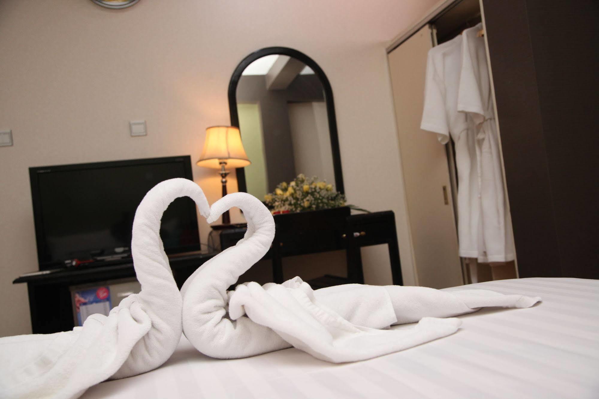 Olympic Hotel Yangon Gyogon Экстерьер фото