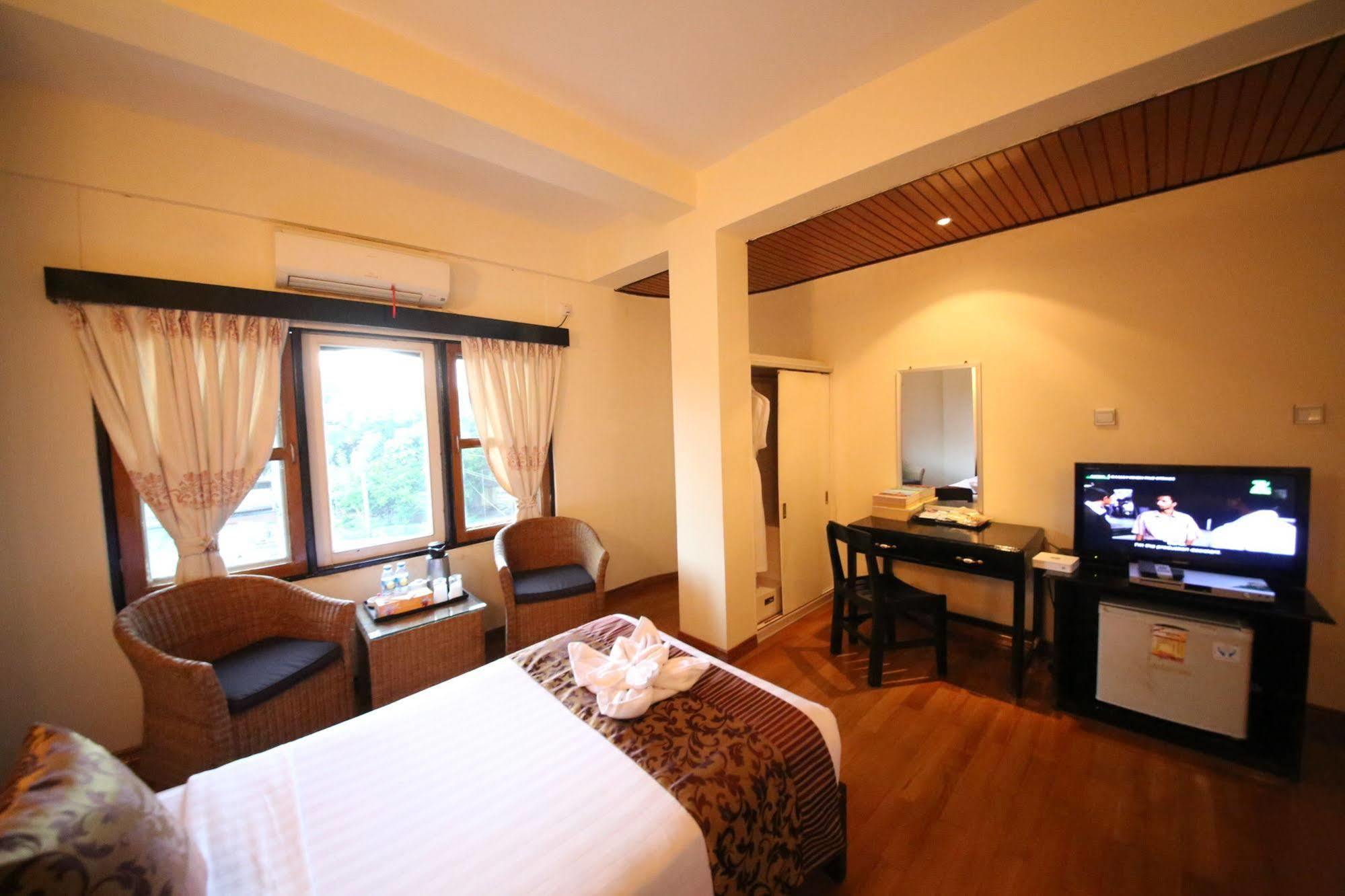 Olympic Hotel Yangon Gyogon Экстерьер фото